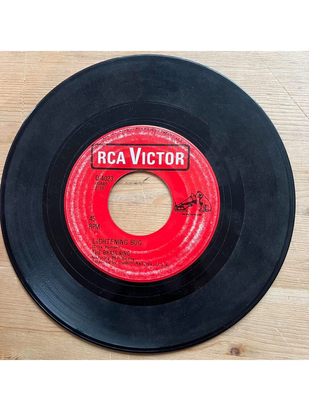 The Brass Ring - Lightening Bug/The Phoenix Love Theme(Senza Fine) 45rpm VG+ R18